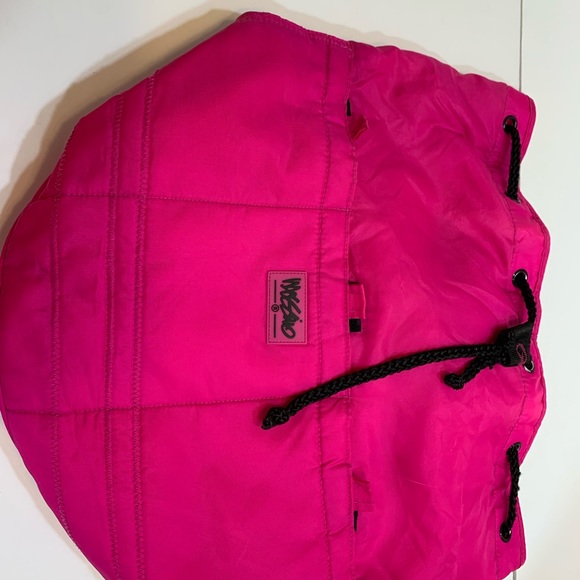 Pink bucket bag with draw strings. - Picture 3 of 10
